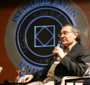 Prof. Dr. Nevzat Tarhan İstanbul Aydın Üniversitesi’nde Psiko-terapi ve Mevlana’yı anlattı 
